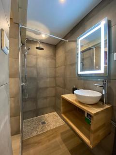 Magnifique studio hyper centre plage et commerce (capacité 4 personnes) - Saint-Jean-de-Luz - 9
