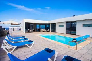 Eslanzarote Eco Villa Tony, heated pool, jacuzzi, Sat tv, Super wifi - La Costa - 1
