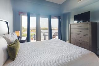 Suite F201 @ Mara Laguna - 4