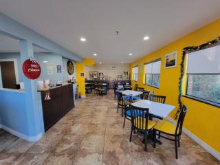 Days Inn by Wyndham Ruidoso Downs - 3