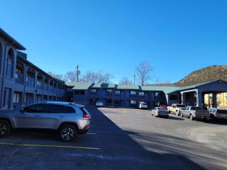 Days Inn by Wyndham Ruidoso Downs - Ruidoso Downs - 2