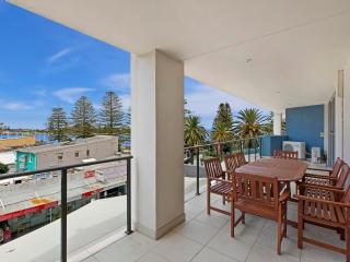 Coast Apartments 19 - The Entrance - 8