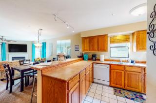 Pointe Royale Lofty Retreat at The Chic Chalet - Golf & Amenities Galore! - 1