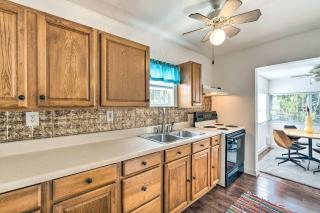 Tropical Port Charlotte Cottage - Walk to Bay! - 8