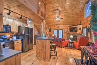 Rural Murphy Cabin - Yard, Hot Tub and Fire Pit - 5