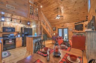 Rural Murphy Cabin - Yard, Hot Tub and Fire Pit - 3