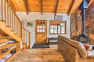 Secluded Munds Park Cabin with Deck Less Than 1 Mi to Lake - Munds Park - 4