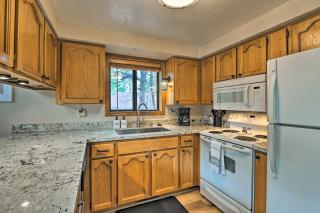 Secluded Munds Park Cabin with Deck Less Than 1 Mi to Lake - Munds Park - 2