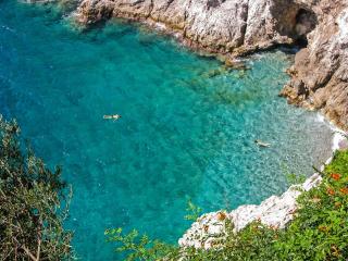 Unique, waterfront Villa la Madonnina for 6, waterfront, pool, parking - Furore - 6