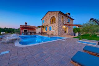 Relax house surrounded by olives and vineyard - Stifanići - 0