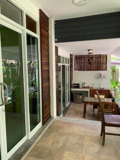 Benjamin's Hut - 8