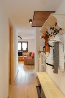 HelloChalet - Maison Mont Fleury- newly refurbished 50 mt center and ski bus stop - 2