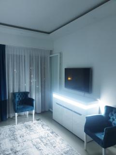LUX Apartment - Central Place Bar - Bar - 3