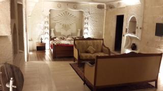 Castle Cave Hotel - 7