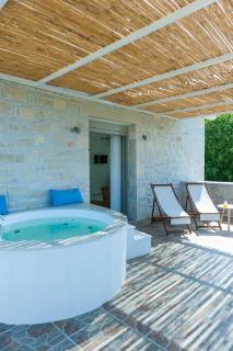 Villa Prima - With Private Heated Pool & Jacuzzi - Pangalochori - 3