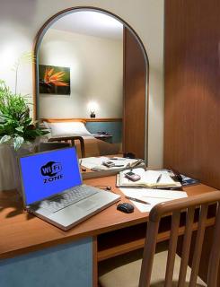 Hotel Riviera B&B - 9
