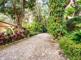 Hotel San Buenaventura de Atitlán - 1
