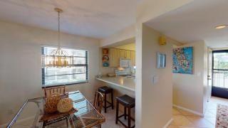 Prime Location I Free Beach Access Directly Across The Street!!! - 3