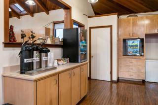 Harbor Lite Lodge - Fort Bragg - 3
