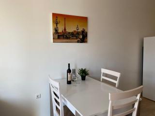 Brand new apartment with outdoor swimming pool - 7