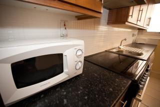 City Centre ideal for Contractors on Huntingdon Street - Your own Apartment opposite Victoria Centre Shopping Centre - Full Kitchen to Cook as you would at home - Parking Cars and High Top Vans at five pounds a Day - 1