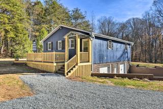 Charming Yadkin Valley Cottage with Deck and Yard - Yadkinville - 0