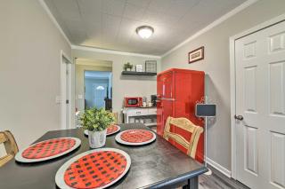 Charming Yadkin Valley Cottage with Deck and Yard - Yadkinville - 4