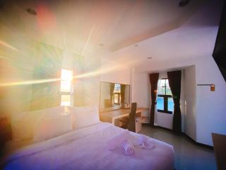 Maze Pool Villa Resort - Kamphaeng Phet - 9