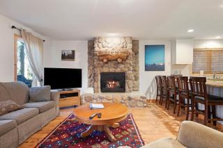 Oso Lodge Unit B - 9