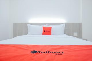 RedDoorz Plus @ Jalan Juanda Medan - 8