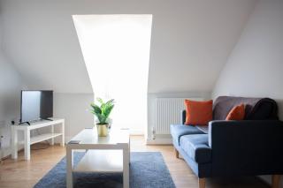Town Centre Apartment with FREE Parking - 8