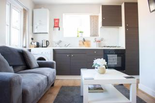 Large 1st Floor Open Plan Apartment - Loughborough - 0
