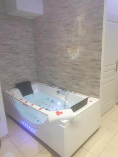 SPA jacuzzi en amoureux - Lione - 0