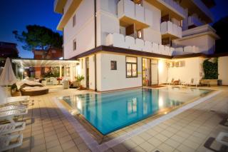 Hotel Kennedy - Bibione - 9