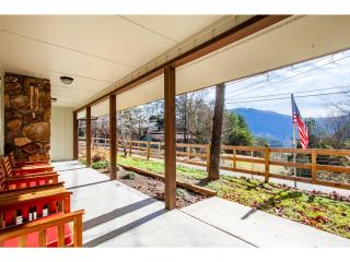 Crestview Retreat - Mountain View, Fire Pit, Grill - Sevierville - 8