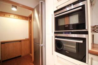 Cheerful Two-Bedroom Residential Home - Oxford - 2
