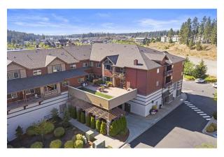 Modern Riverstone Condo with Grand Deck - Steps to Shops, Restaurants, Trails and River - Coeur d'Alene - 9