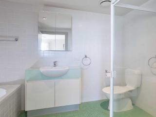 Bayview Apartments, 11,42 Stockton Street - Three bedroom unit In the heart of town with air con, lift and secure parking - Nelson Bay - 1