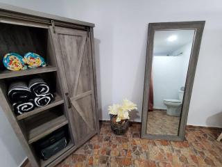Aguadilla Breeze apt in gated complex 8 minute walk to Crashboat beach - 5