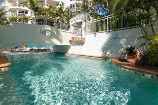 ULTIQA Burleigh Mediterranean Resort - 9