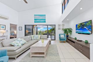 Hilltop Views - Cannonvale - Airlie Beach - 4