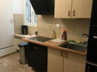 Appartement historique avec 4 chambres, parking, à proximité des attractions à Toul - FR-1-584-114 - Toul - 3