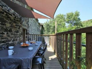 Gîte spacieux avec terrasse surplombant rivière, idéale pour pêche et sports d’eau, tout inclus - FR-1-582-17 - Saint-Julien-des-Chazes - 9