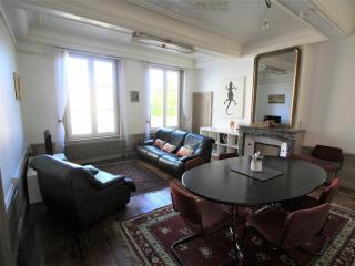 Appartement Historique au Centre de Toul, Proche Cathédrale, Tous Services Inclus - FR-1-584-74 - Toul - 0