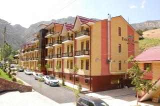 Everest Plaza - 2