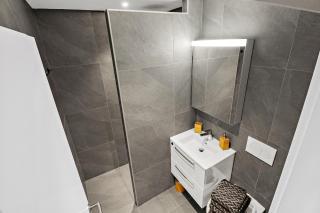 Studio rénové et chaleureux en plein centre - 1