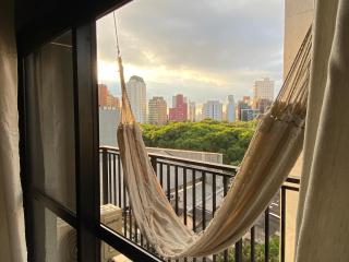 75 New studio w fast wifi, balcony, gym and movie screen - 7