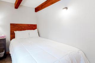 Cozy Cabin Retreat - 2