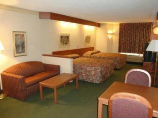 Syracuse Inn and Suites - Syracuse - 2