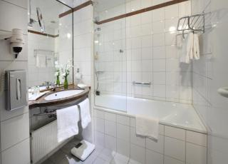 Lindner Hotel Leverkusen BayArena, part of JdV by Hyatt - Leverkusen - 9